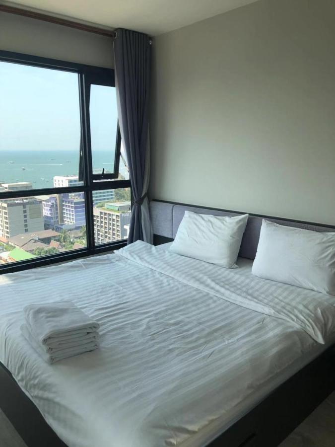 The Base Central Pattaya Seaview Exterior photo