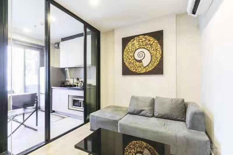 The Base Central Pattaya Seaview Exterior photo