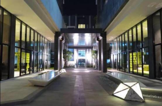 The Base Central Pattaya Seaview Exterior photo