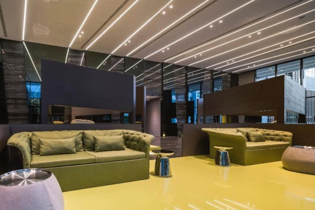 The Base Central Pattaya Seaview Exterior photo