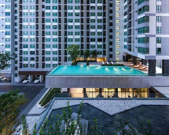 The Base Central Pattaya Seaview Exterior photo